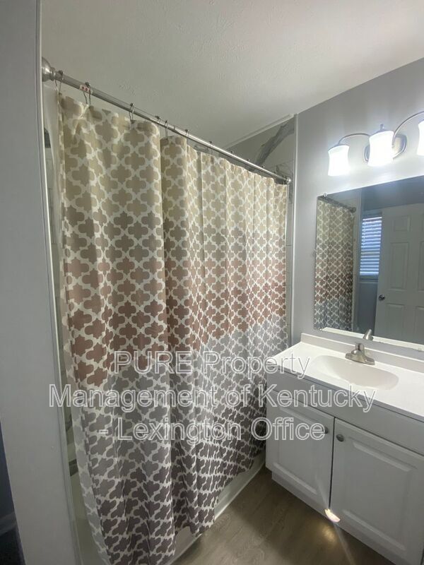 Building Photo - 2268 Winterberry Dr