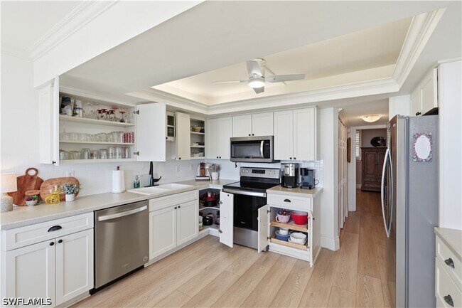 Building Photo - 9375 Gulf Shore Dr