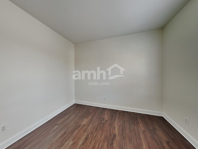 Building Photo - 8005 Red Oaks Trl