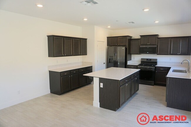 Building Photo - Gorgeous new build home located off 7th St...