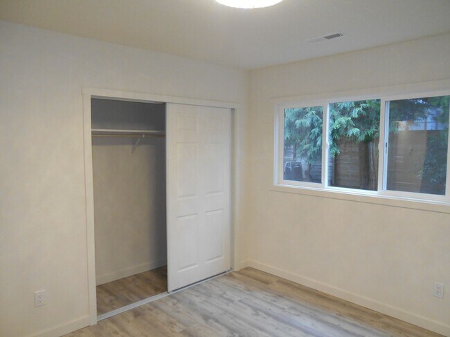 Building Photo - Completely Remodeled Home in Vibrant Sellw...