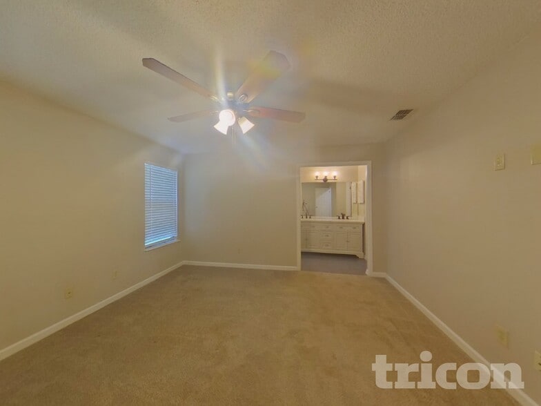 Building Photo - 2068 Manucy Ct