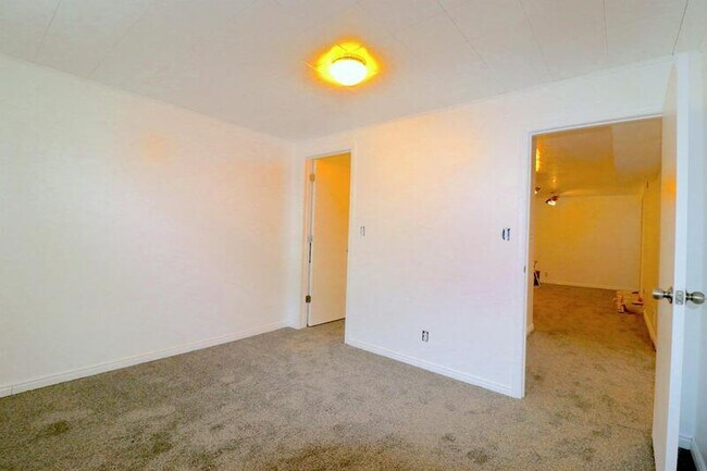 Building Photo - 8068 Bryce Dr