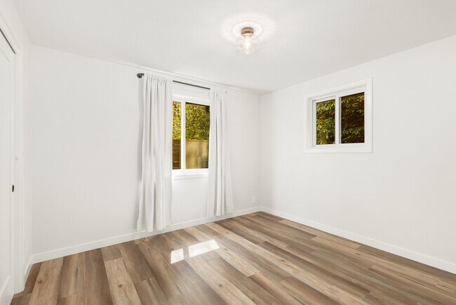 Building Photo - Elegant 3 Bed, 2.5 Bath Home in Northeast ...