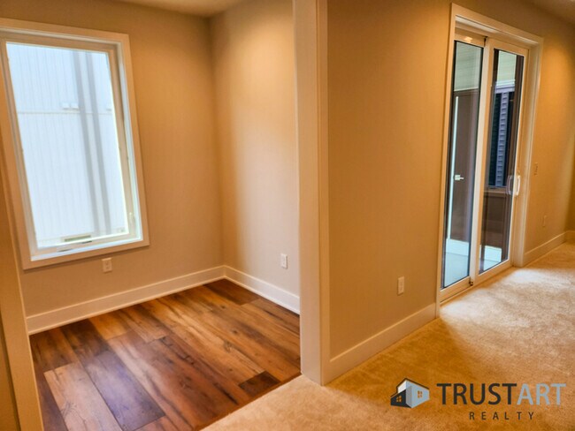 Building Photo - 3 bed/2bath condo house in Fishtown