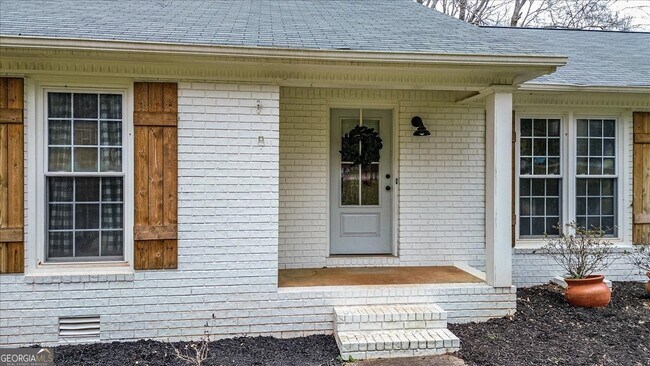 Building Photo - 325 Brookstone Dr