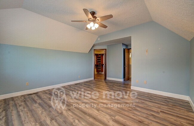 Building Photo - Felida Park- 4 Bedrooms on 1.5 Acres