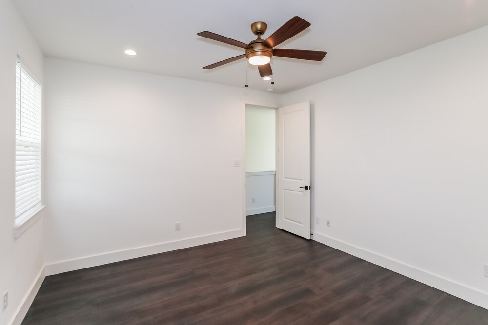 Building Photo - 7137 9th Hole Dr