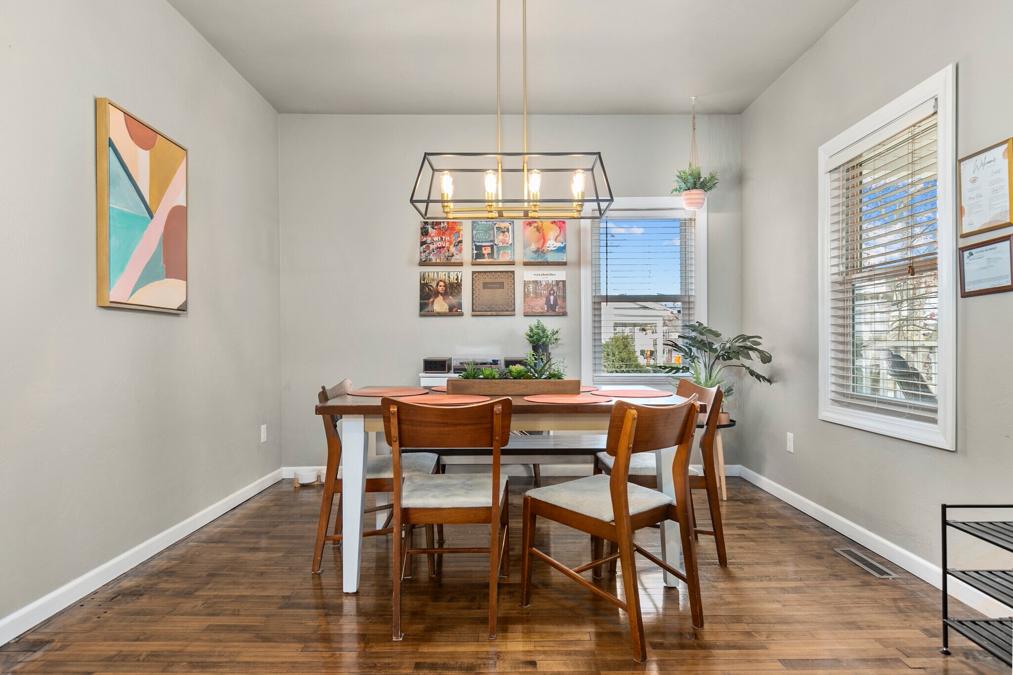 Building Photo - 509 N Lawe St