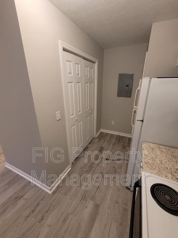 Building Photo - 1631 E Main St