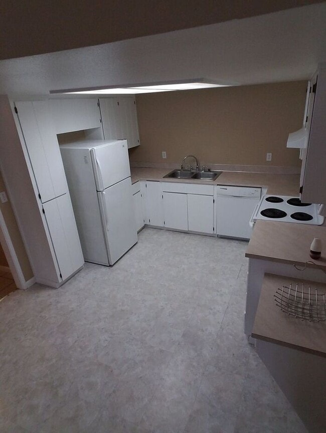 Building Photo - Wonderful 3 Bedroom Duplex in Puyallup!