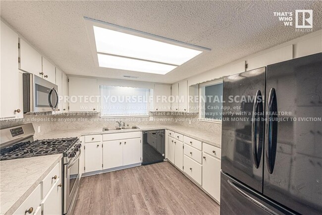 Building Photo - 3311 W Howard Nickell Rd