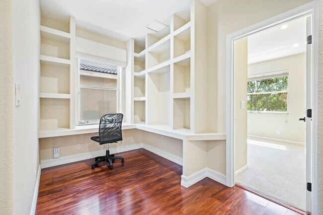 Building Photo - 5089 Sancerre Cir