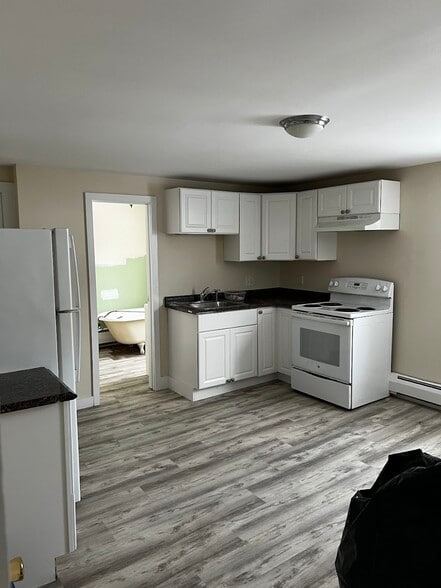 Building Photo - 938 VT-7A