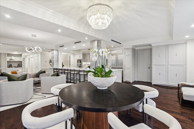 Building Photo - 15 Greenway Plz