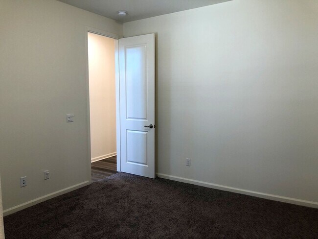 Building Photo - Long Term - Spacious 4 Bedroom Home @ Terra Lago in Indio!