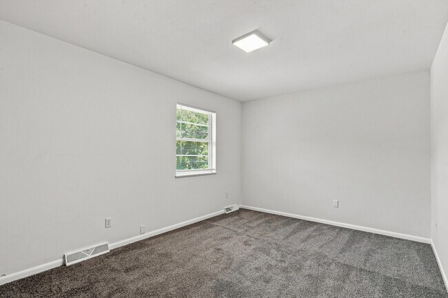 Building Photo - 4209 Defoe Dr