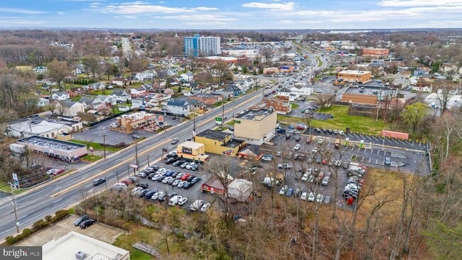 Building Photo - 807 Eastern Blvd