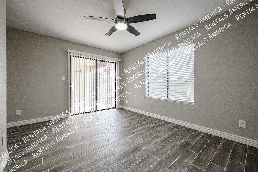 Building Photo - 16927 E Sabinas Dr