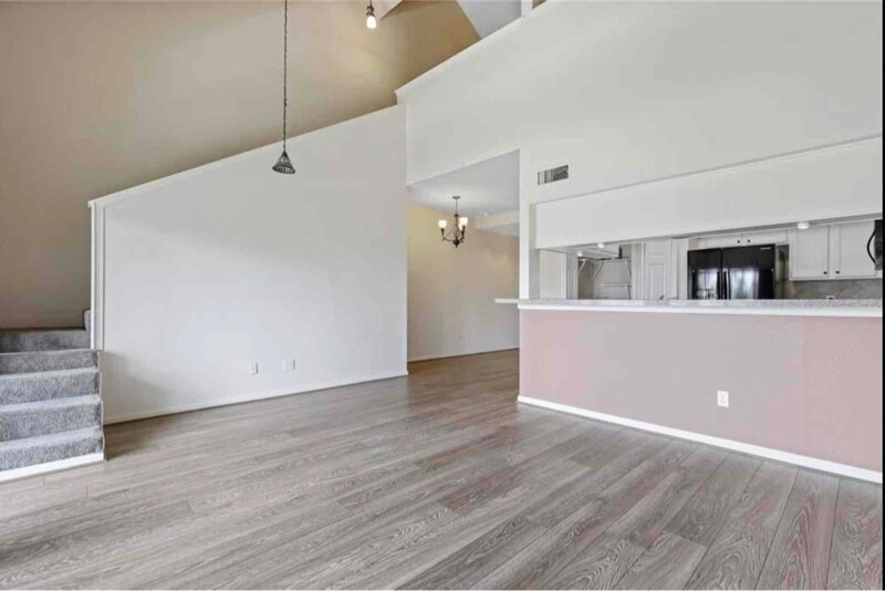 Building Photo - 124 April Point Dr S