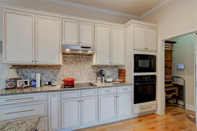 Building Photo - 5962 Spalding Park Pl