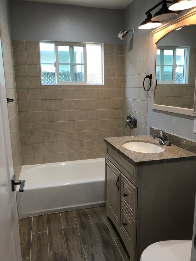 Bathroom 2 - 1754 9th St