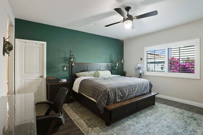 Building Photo - Spacious 5 Bedroom Home in Lodi with 1st f...