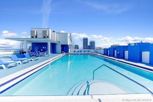 Building Photo - 401 69th St