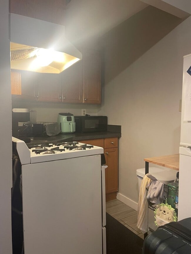 Building Photo - Fenway Studio, close to everything, new to the market, ht/hw included!