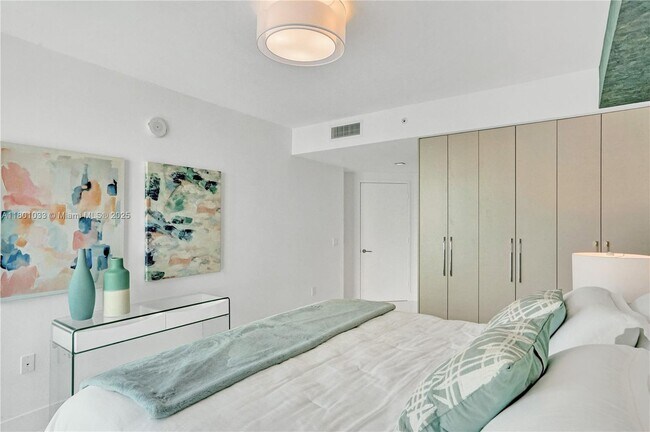 Building Photo - 330 Sunny Isles Blvd