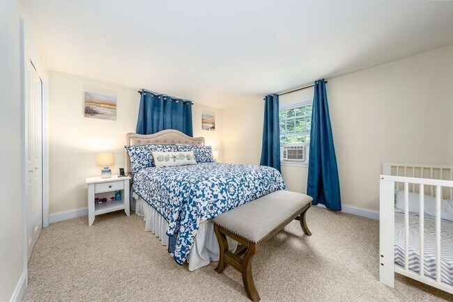 Building Photo - 10 Eastover