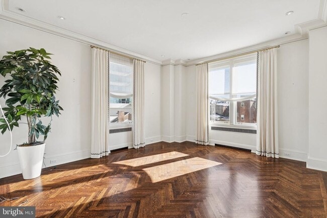 Building Photo - 237 S 18th St