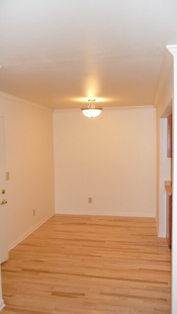 Building Photo - 2030 N. Oakland Ave