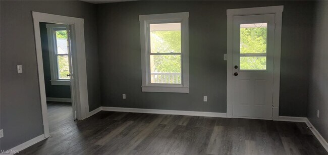 Building Photo - 3682 E 61st St