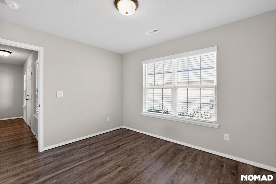 Building Photo - 4307 SW Lenox Ave