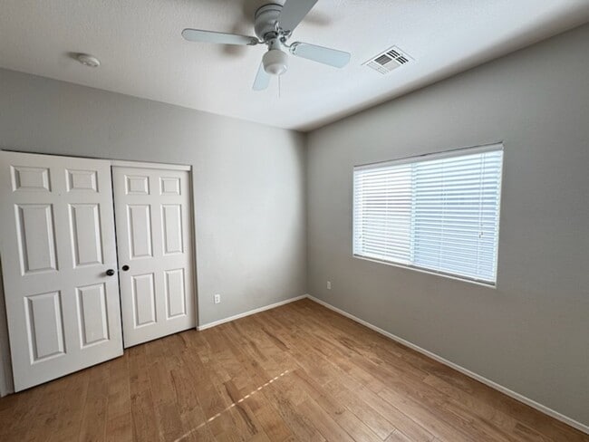 Building Photo - Chandler 4 bed 2 bath