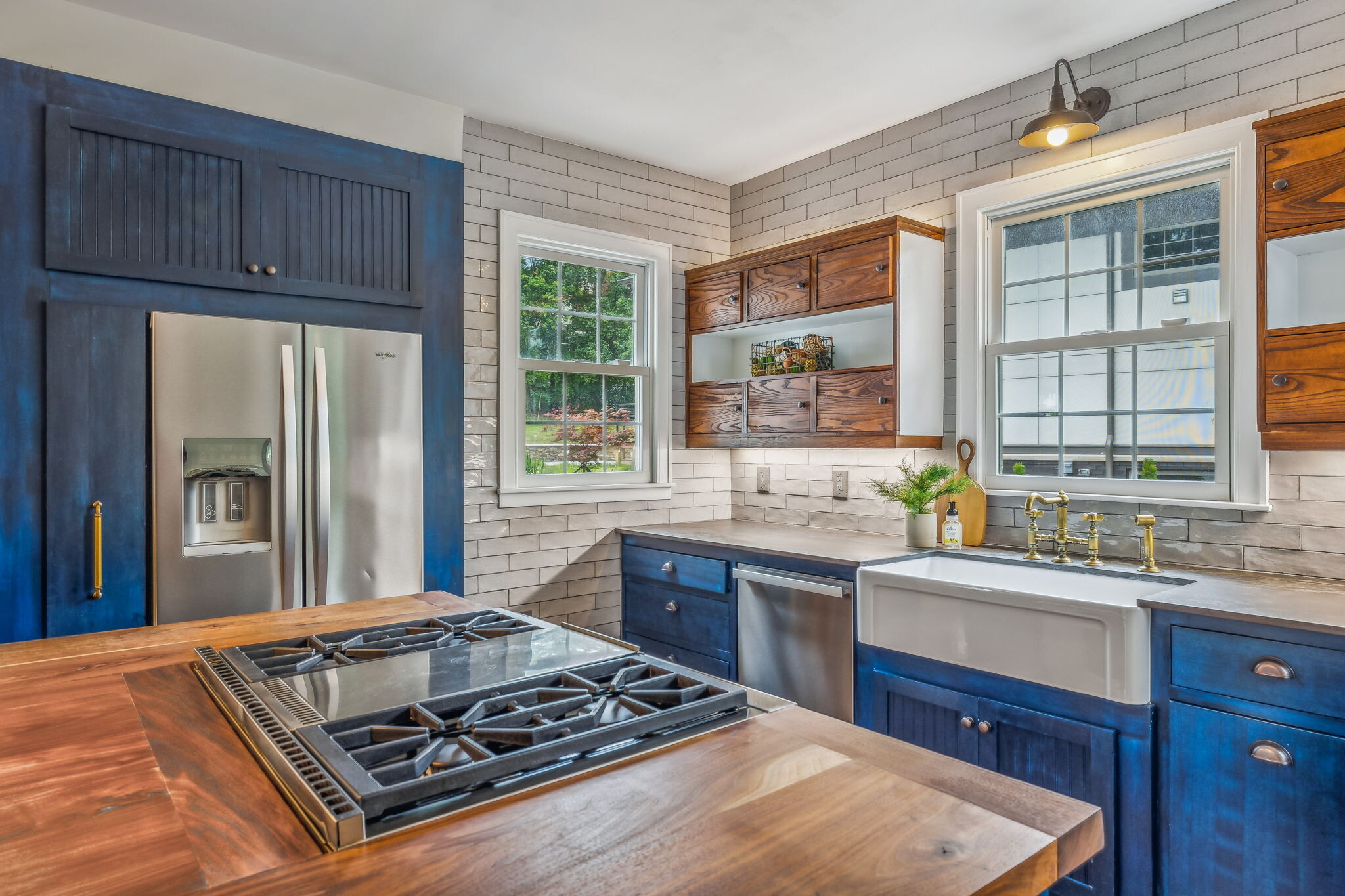 Building Photo - 2126 Sharondale Dr