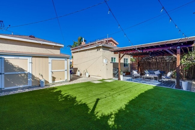 Building Photo - 6504 W 84th Pl