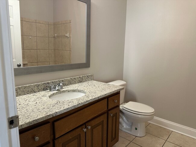 Building Photo - 402 Club Villa Court
