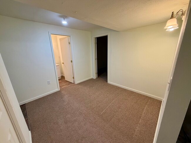 Building Photo - 571 SE 115th Rd