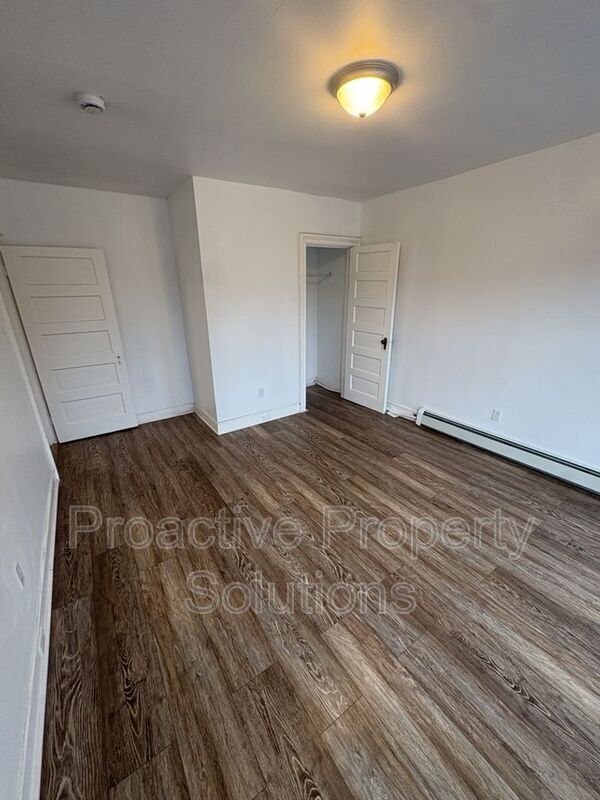 Building Photo - 415 S Main Ave