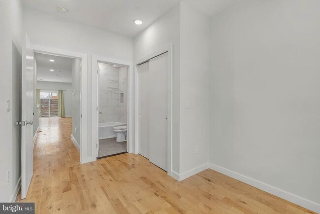 Building Photo - 2153 N Franklin St