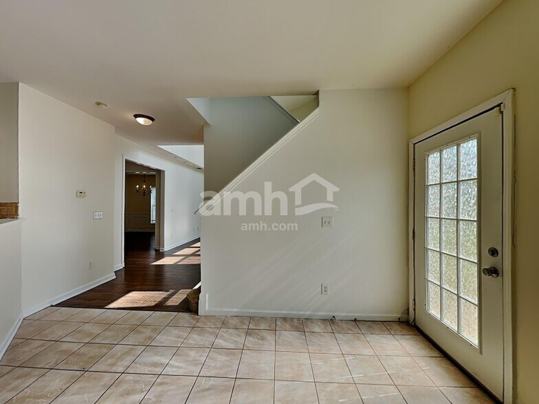 Building Photo - 3802 Uppark Dr