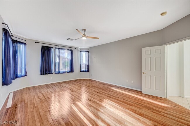 Building Photo - 57 Voltaire Ave