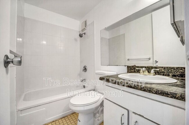 Building Photo - 5055 Likini St