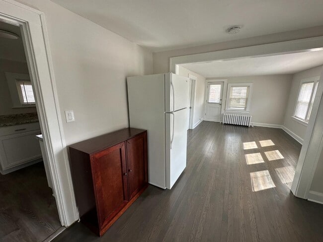 Building Photo - 416 N Central Ave