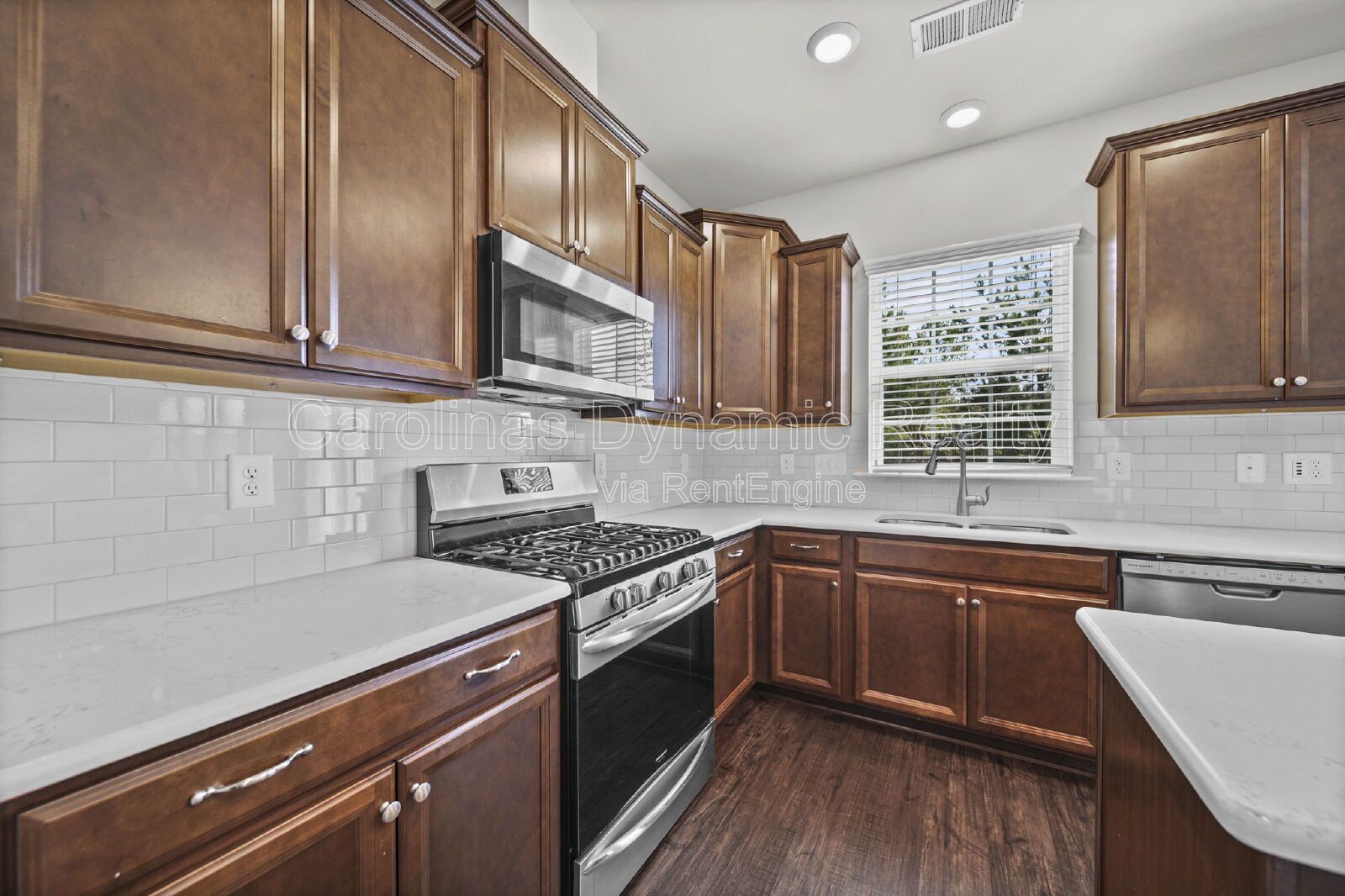 Building Photo - 15108 Evergreen House Dr