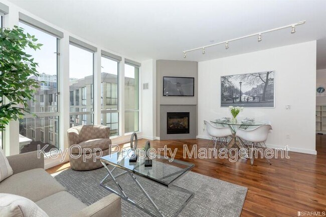 Primary Photo - 238 Olive St