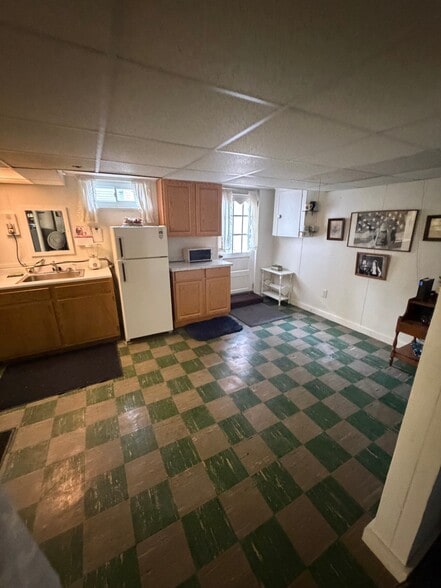 Building Photo - 45 Deerfield St