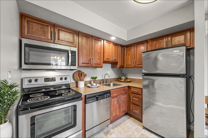 Interior Photo - Metropolitan West Goshen